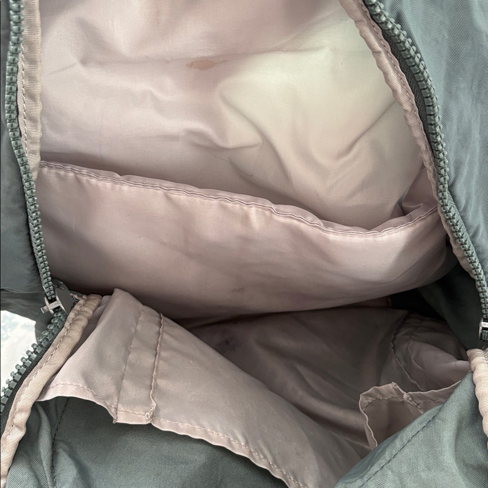 Backpack - Picture 5 of 12